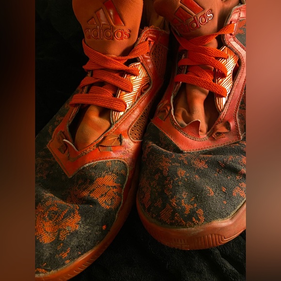 Men’s Adidas Bounce Shoes - Picture 10 of 10